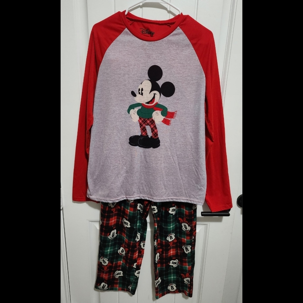 Disney Mickey Mouse family pajamas Christmas mens medium set